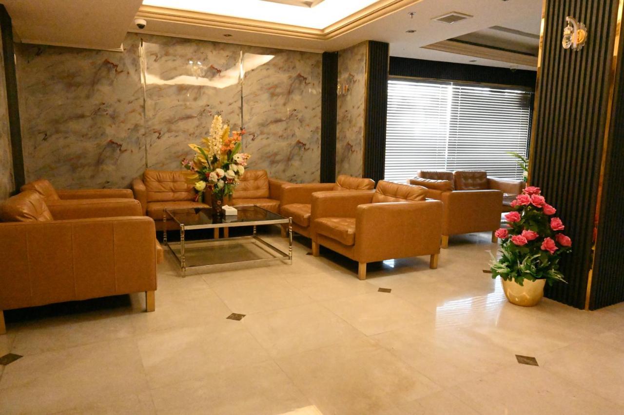 Al Dawhatin Furnished Units होटल के अलावा