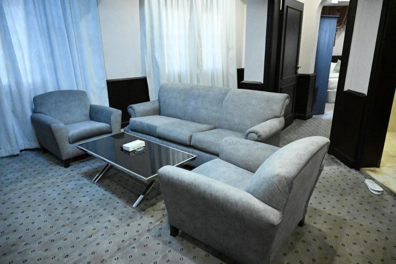 Al Dawhatin Furnished Units होटल के अलावा 3*